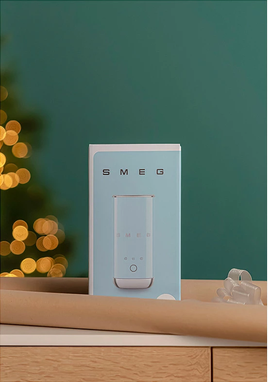 Shkumëzues qumështi Smeg MFF02PBEU, 500W, 3 funksione, anti-ngjitës, blu e çelët