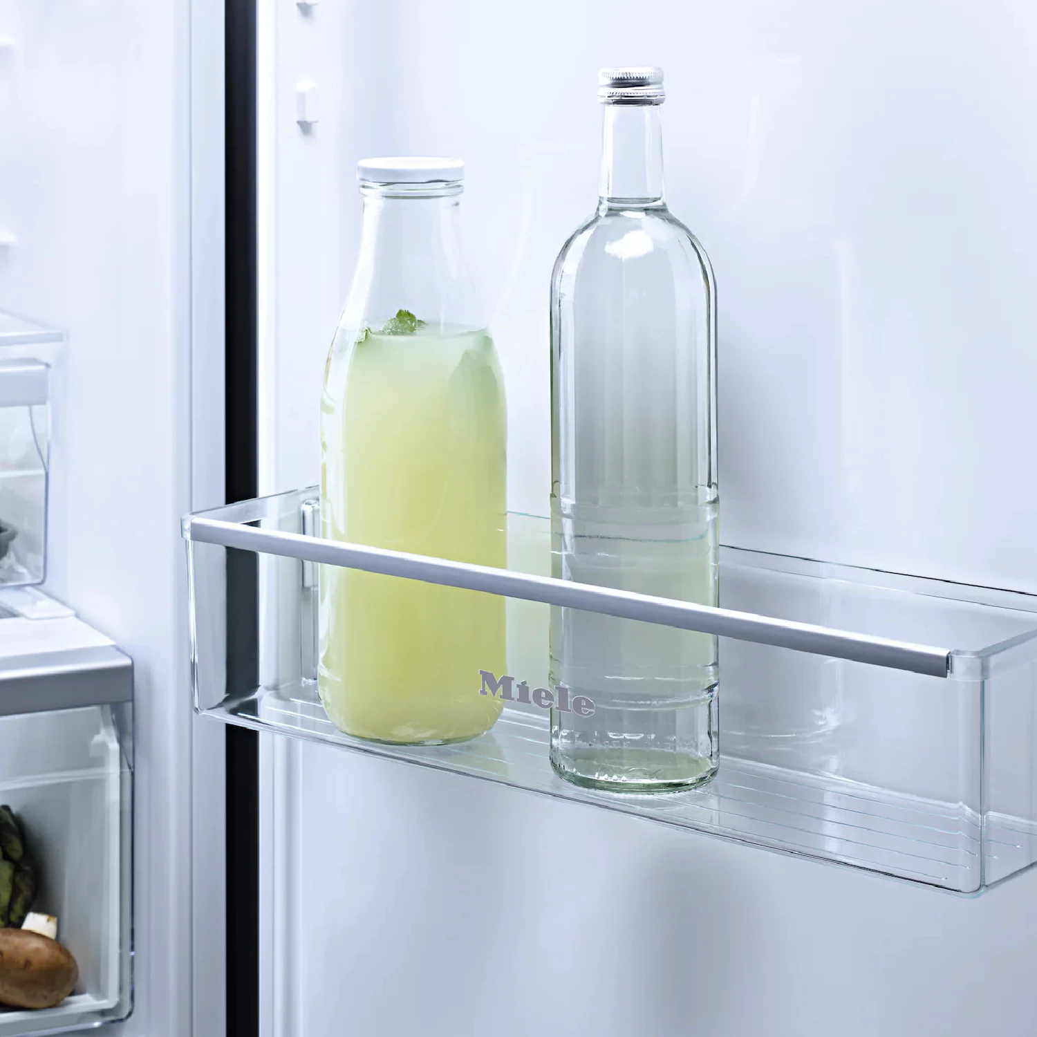 Frigorifer me ngrirës i integrueshëm Miele KDN 7714 E, 184/76 L, NoFrost, DailyFresh, klasa E