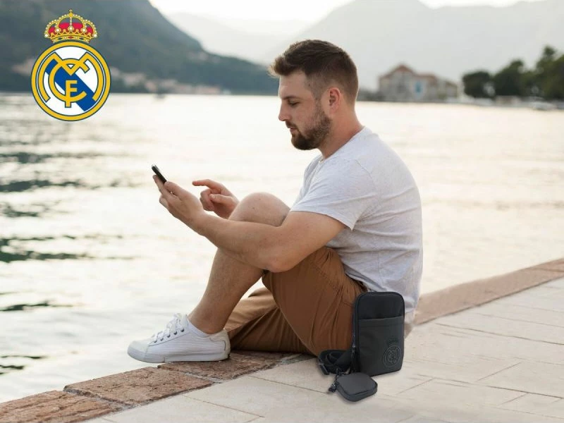 Çantë krahu Real Madrid BD92-23RM, e zezë [Ngjyra: E zezë]