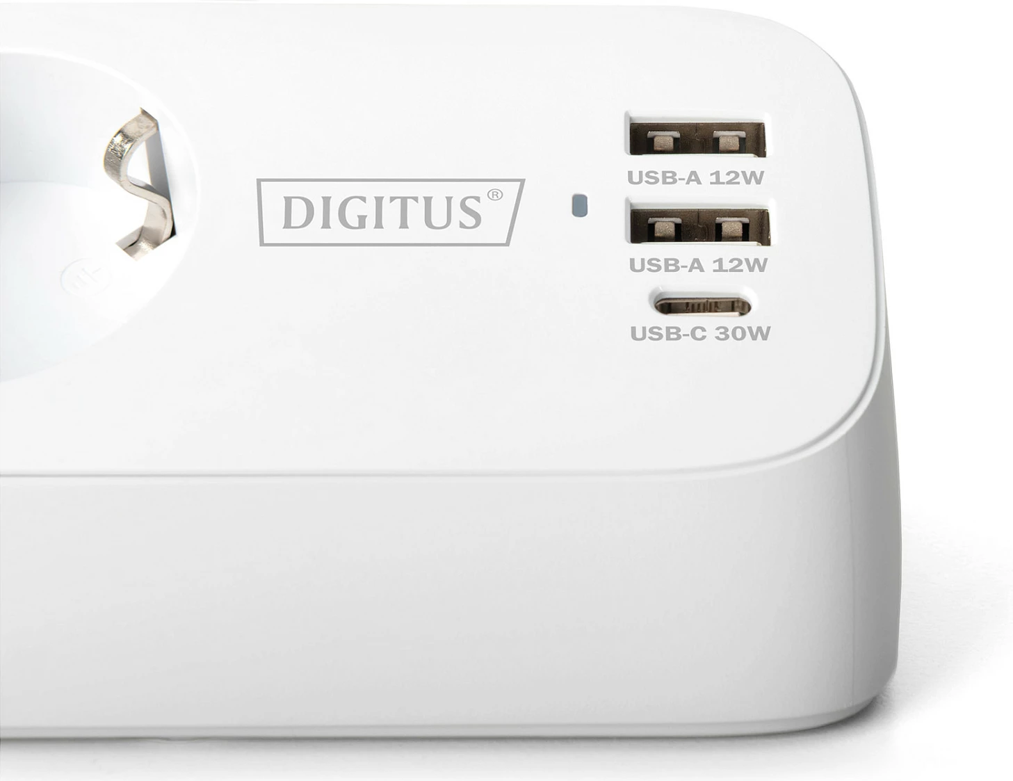 Zgjatues rryme Digitus, 3 prizë Schuko, 2x USB-A 12W + 1x USB-C 30W, kabllo 1.5m, i bardhë