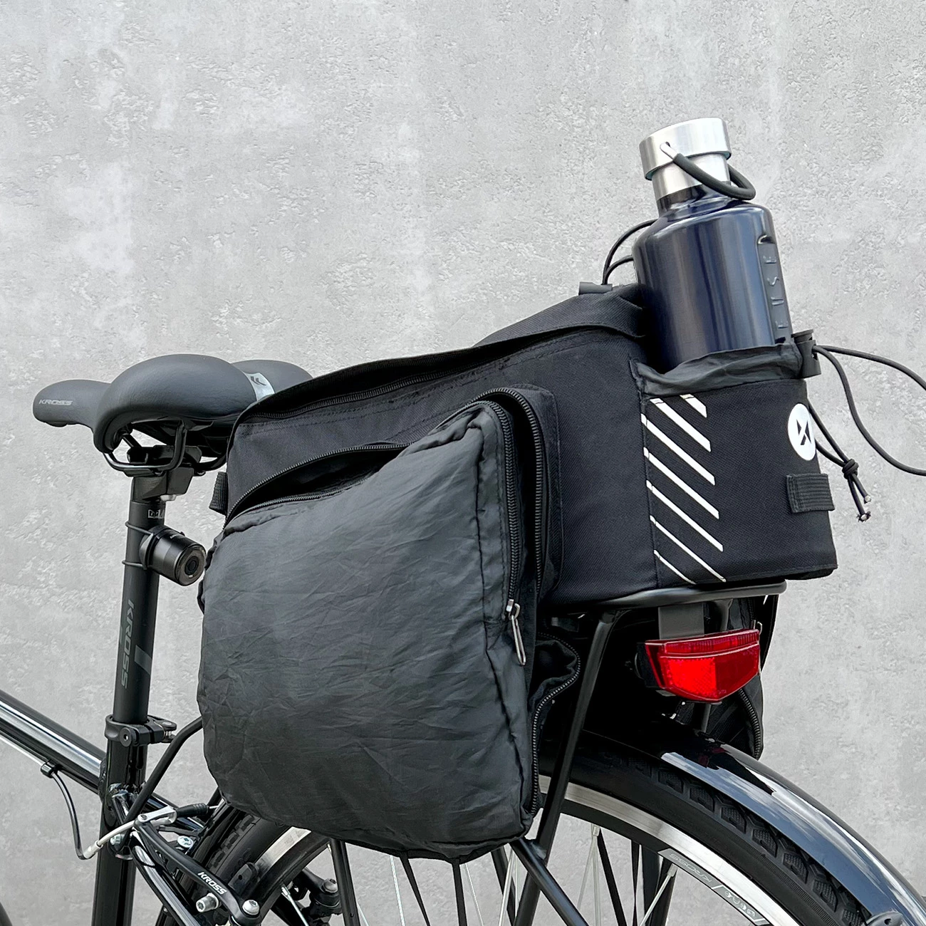 Çantë bagazhi për biçikletë Wozinsky WBB22BK, 9L, me rrip shpatulle, e zezë