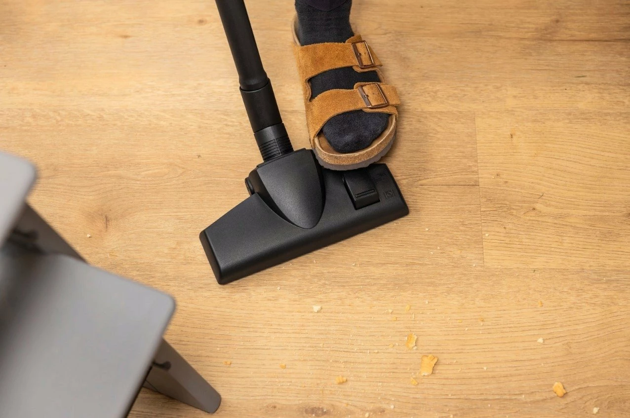 Pastrues tapeti Karcher SE 5 (1.081-230.0) 1000W 4L/4L me aksesorë, zi/bardhë
