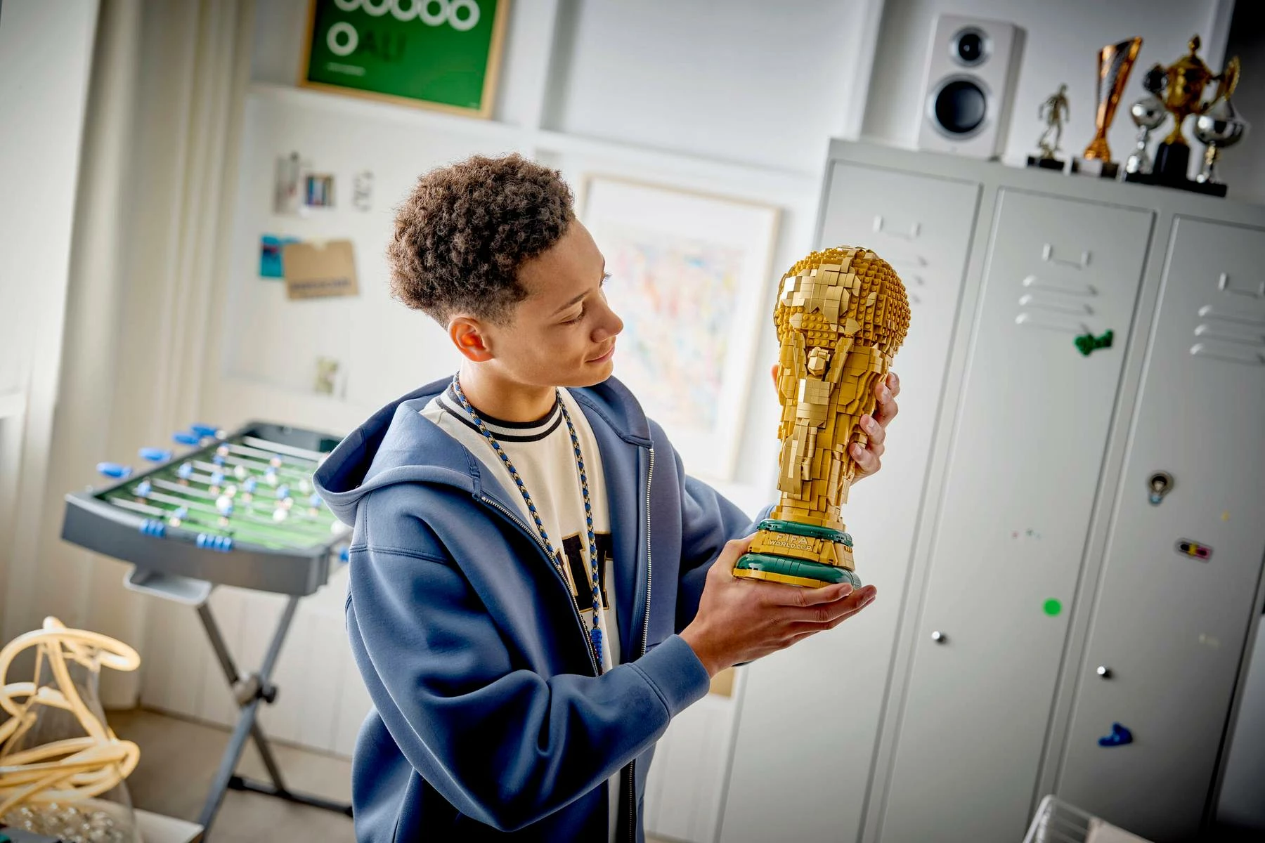 Set LEGO LEGO Editions FIFA World Cup Official Trophy 43020, 2842 copë, 36 cm, 12+, me 1 minifigurë, i artë