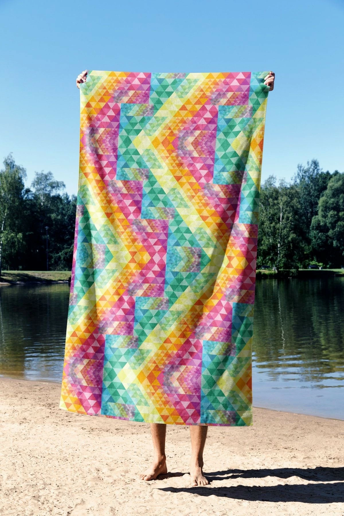 Peshqir plazhi Mijolnir, mozaik gjeometrik, shumëngjyrësh, 70x130cm