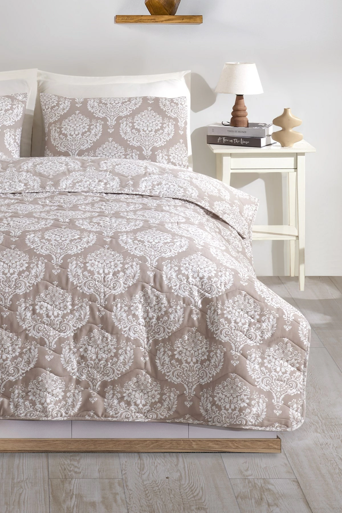 Set mbulesë krevati e qepur, king size, ngjyrë kafe, L'Essentiel Linge de Maison, Post