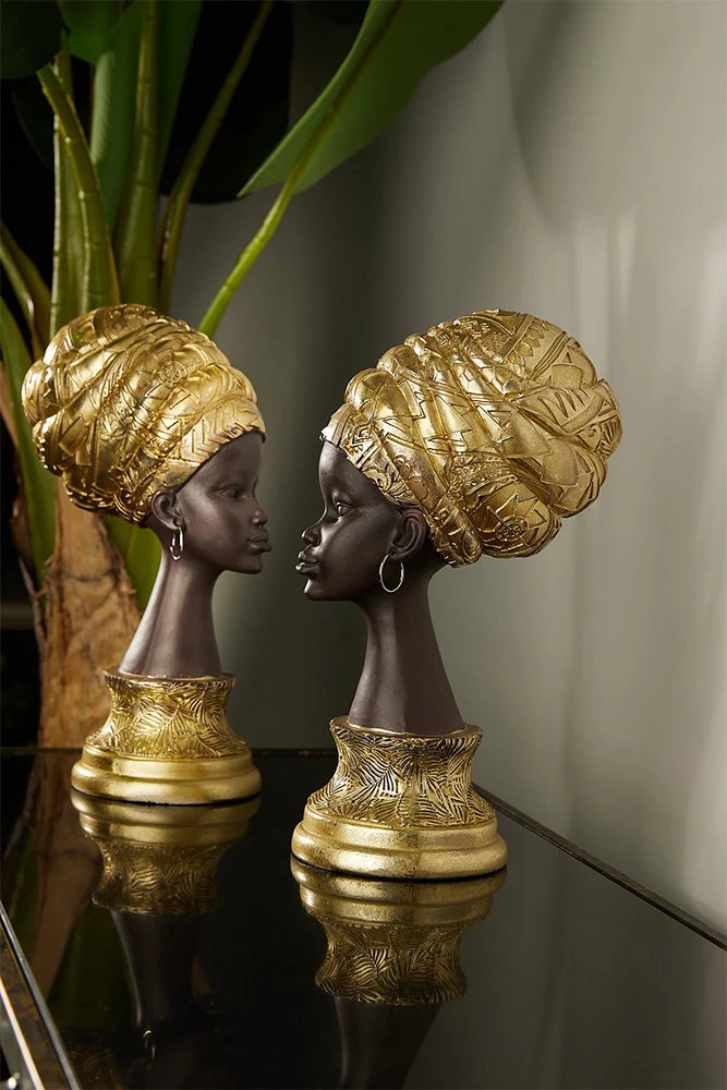 Figurë dekorative African Queen, polirezine, e zezë dhe ari, 10x15x26cm