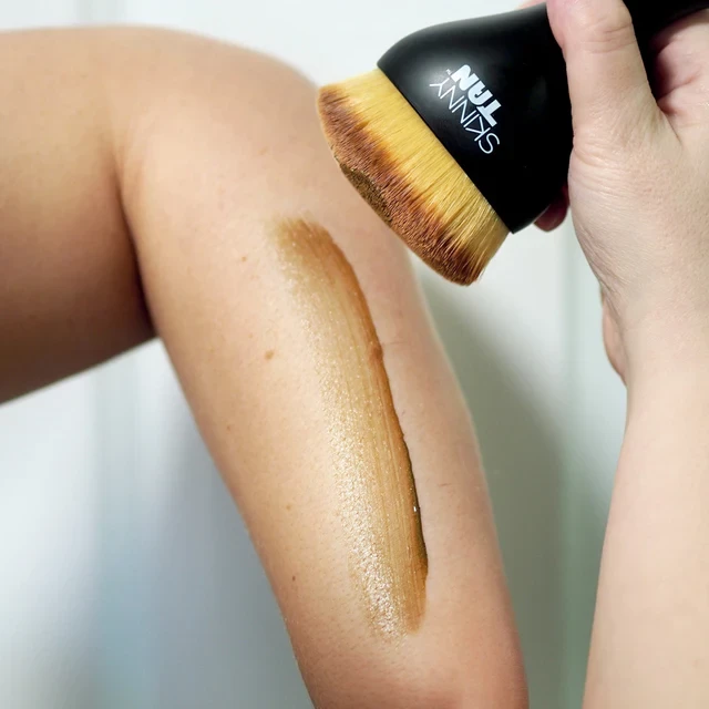 Brushë për nxirje Skin&Tan Body Buffing Wonder