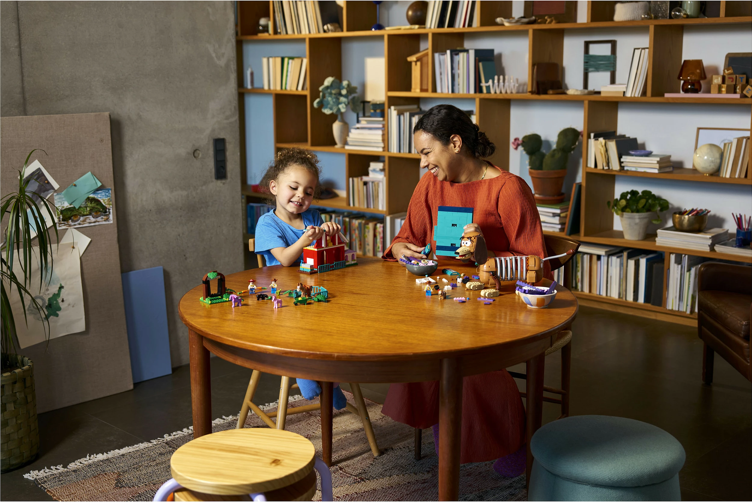 Set ndërtimi LEGO Disney Pixar Toy Story 43301 Slinky Dog Bookends, 1311 pjesë, 18+, shumëngjyrësh