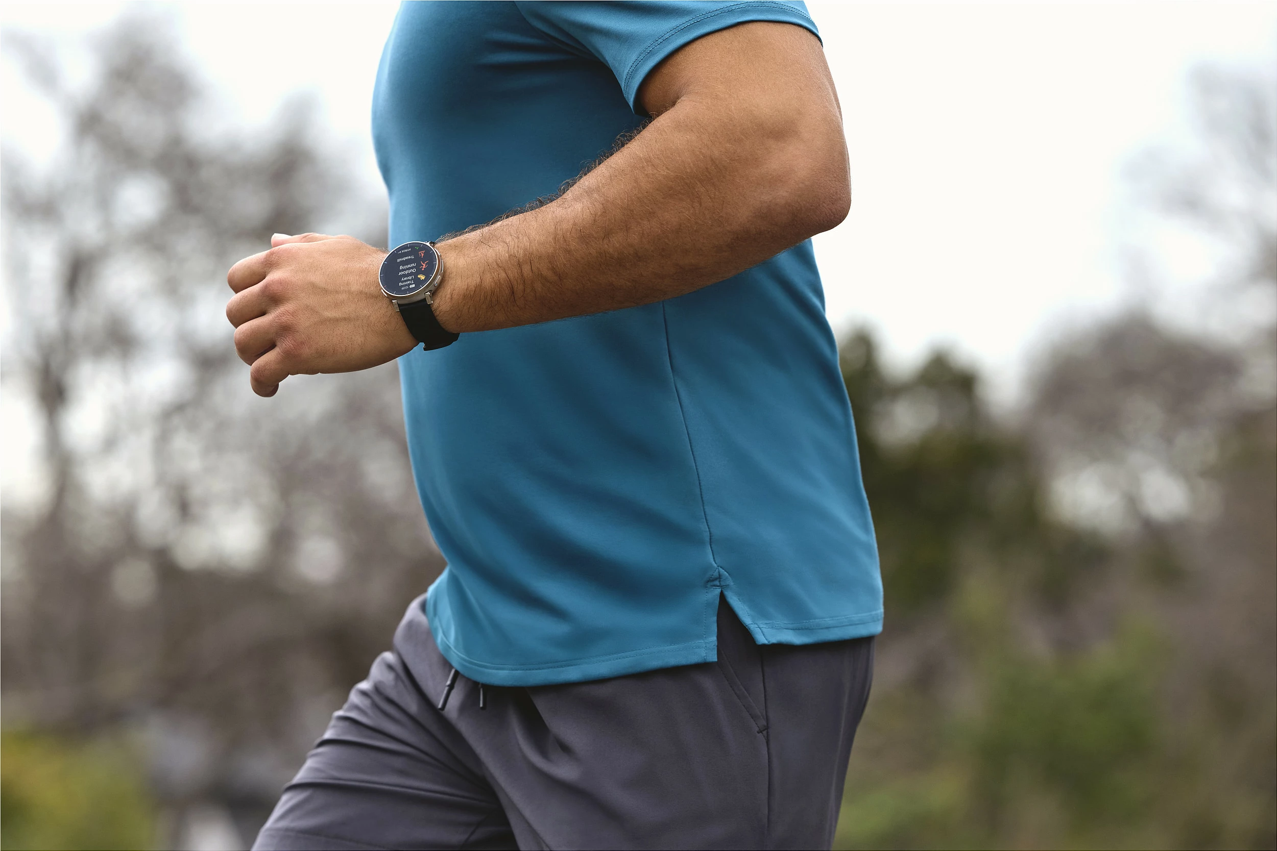 Smartwatch AMAZFIT Active 3 Premium, AMOLED 1.32 inç, NFC, GPS, 5 ATM, rrip i zi, kasë ari