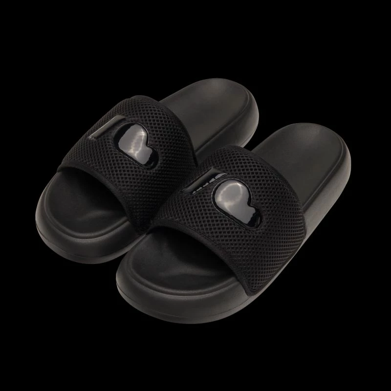 Papuqe Kubota, të zeza