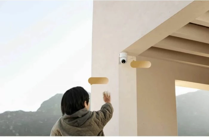 Kamerë sigurie outdoor Xiaomi CW300 4MP 2.5K, PTZ, IP66, Wi‑Fi + Ethernet, audio dy-kahëshe, e bardhë