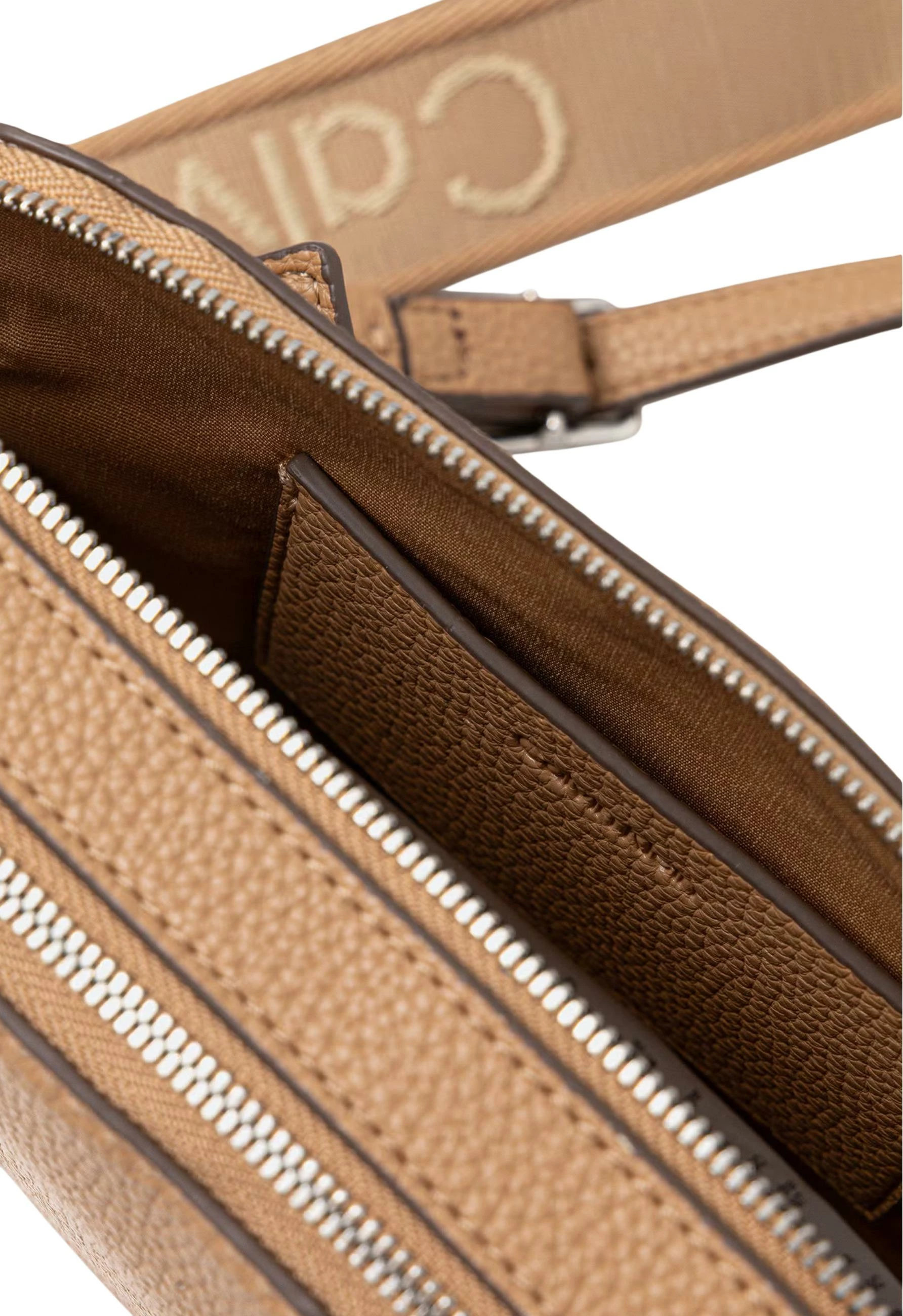 Çantë crossbody për femra Calvin Klein WEBBING 2X STRAP CAMERA BAG LV04F3656G, bezhë e çelët