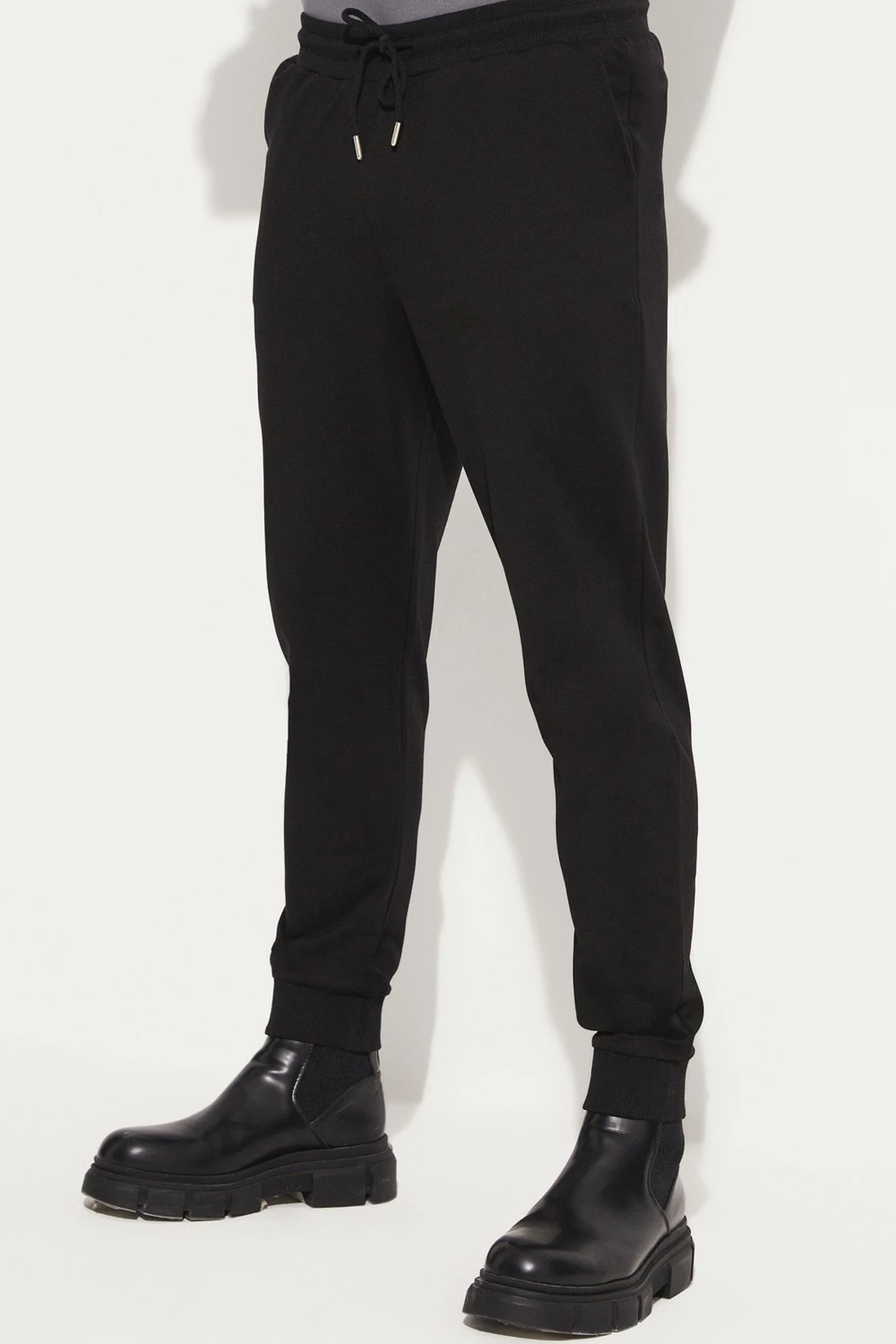 Trenerka të poshtme për meshkuj June