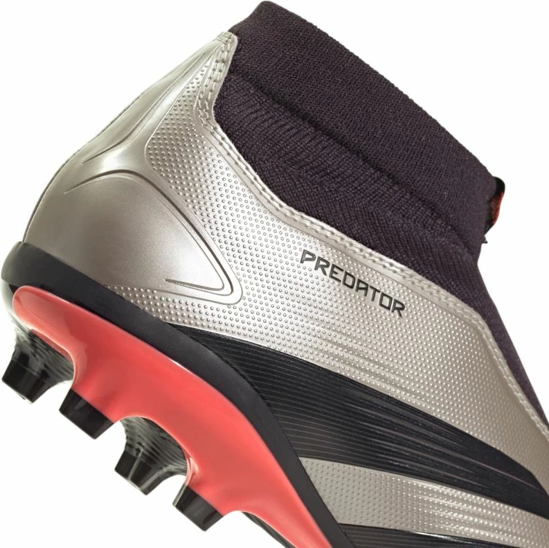 Atlete futbolli adidas për meshkuj, të zeza dhe argjendta [Madhësia: 43 1/3]