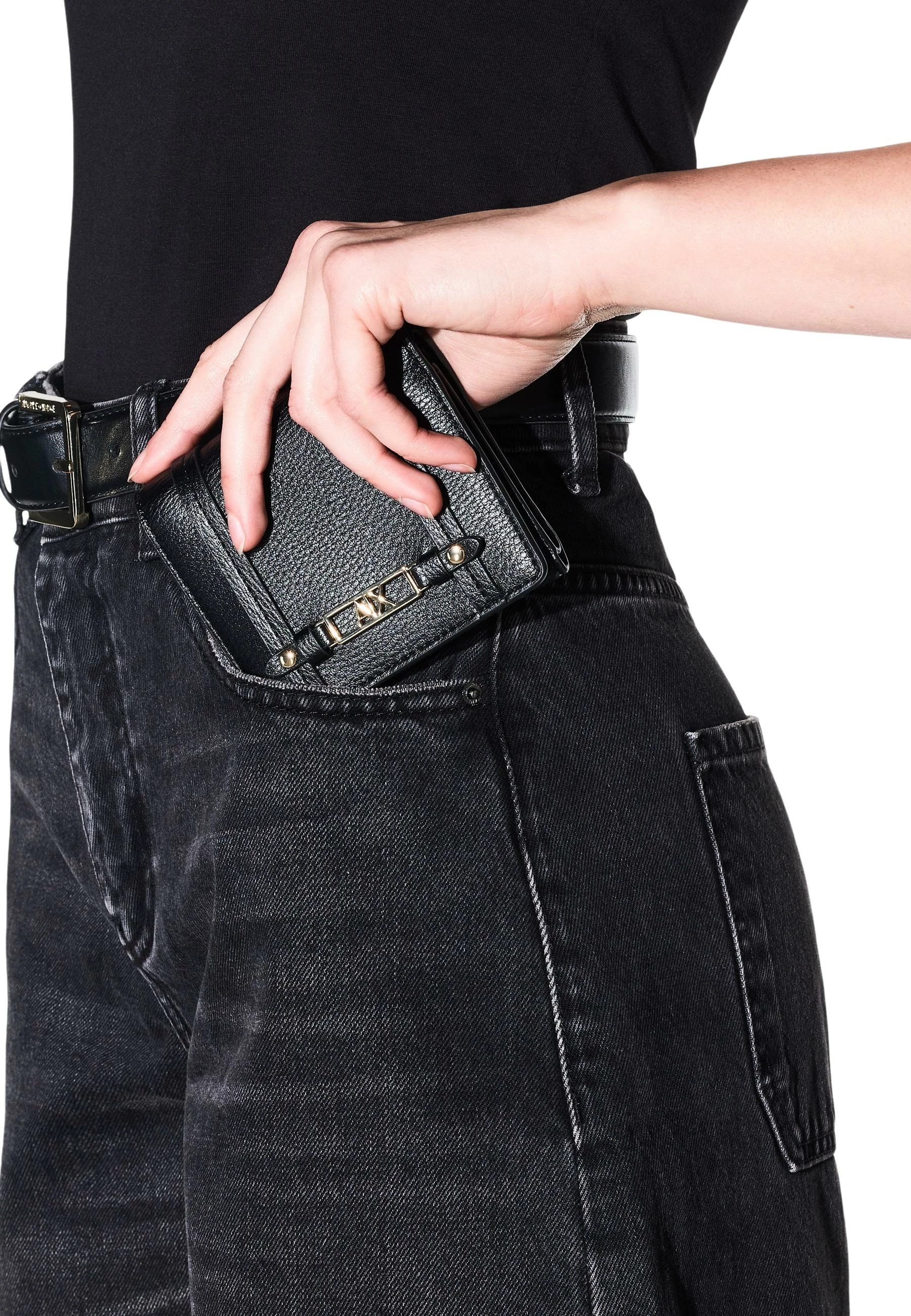 Portofol Armani Exchange XW002613 AF15632 për femra, i zi