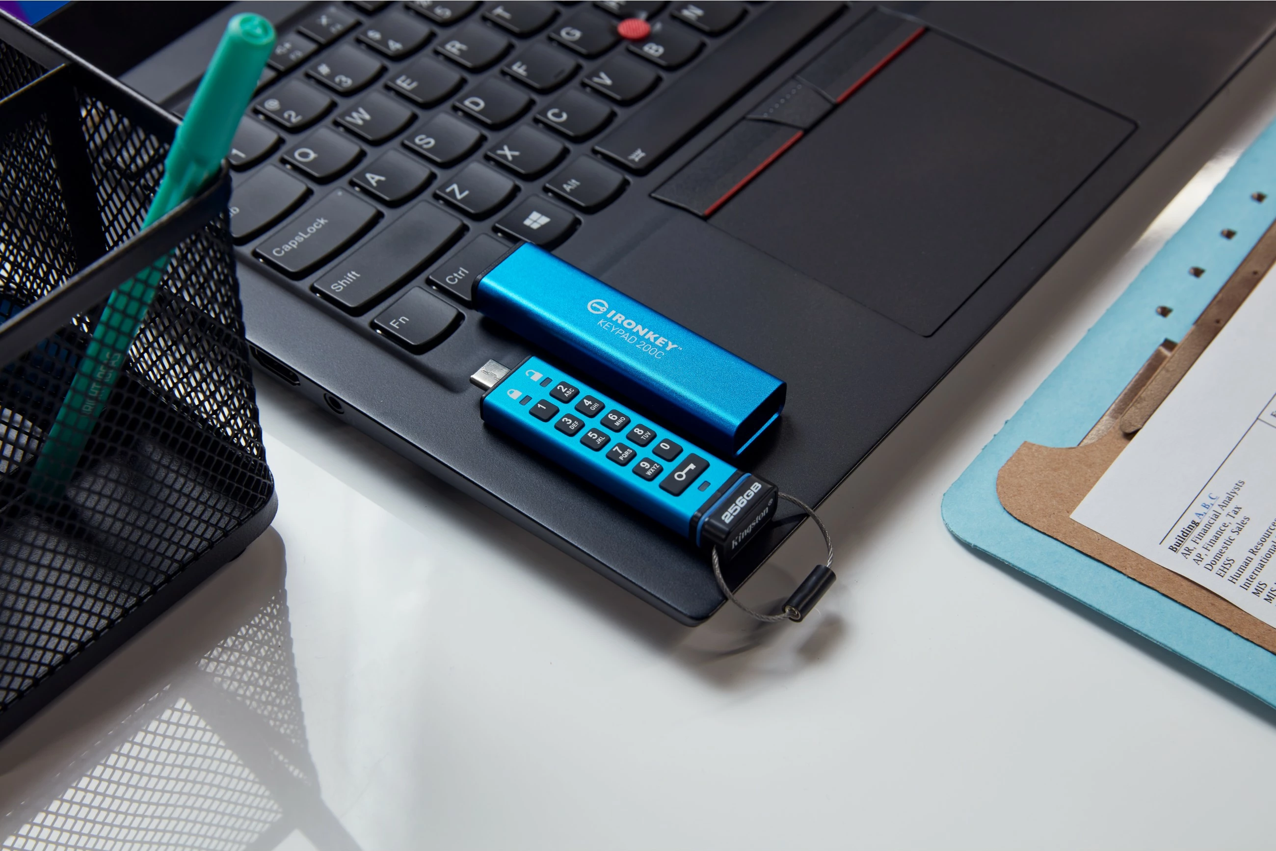 USB stick Kingston IronKey Keypad 200C 256GB, USB-C, kaltër