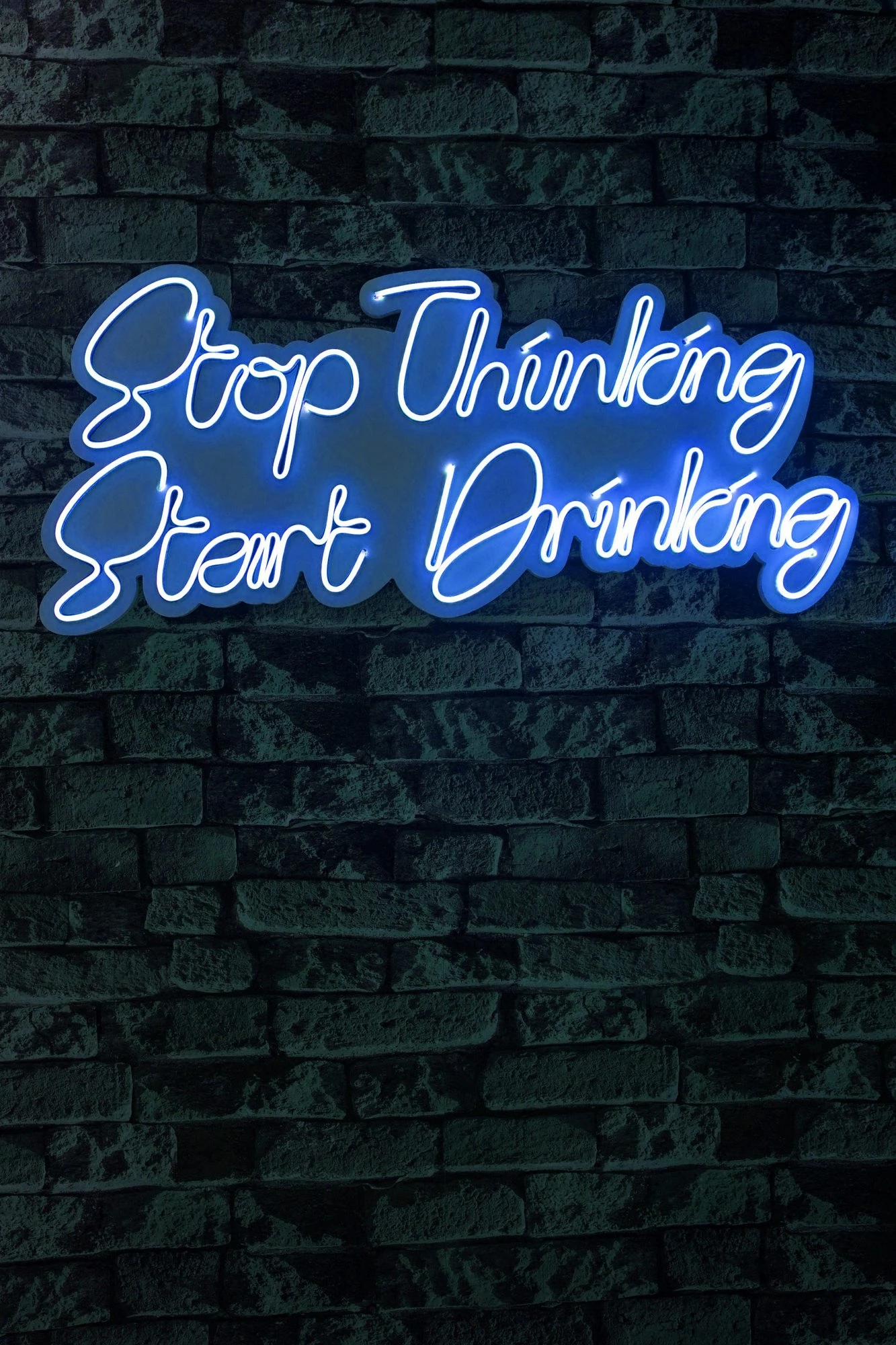 Dritë dekorative LED në mur, plastikë, 'Stop Thinking Start Drinking', ngjyrë e kaltër