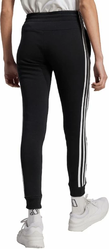 Pantallona sportive adidas për femra, të zeza