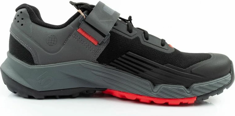 Atlete çiklizmi adidas, të zeza