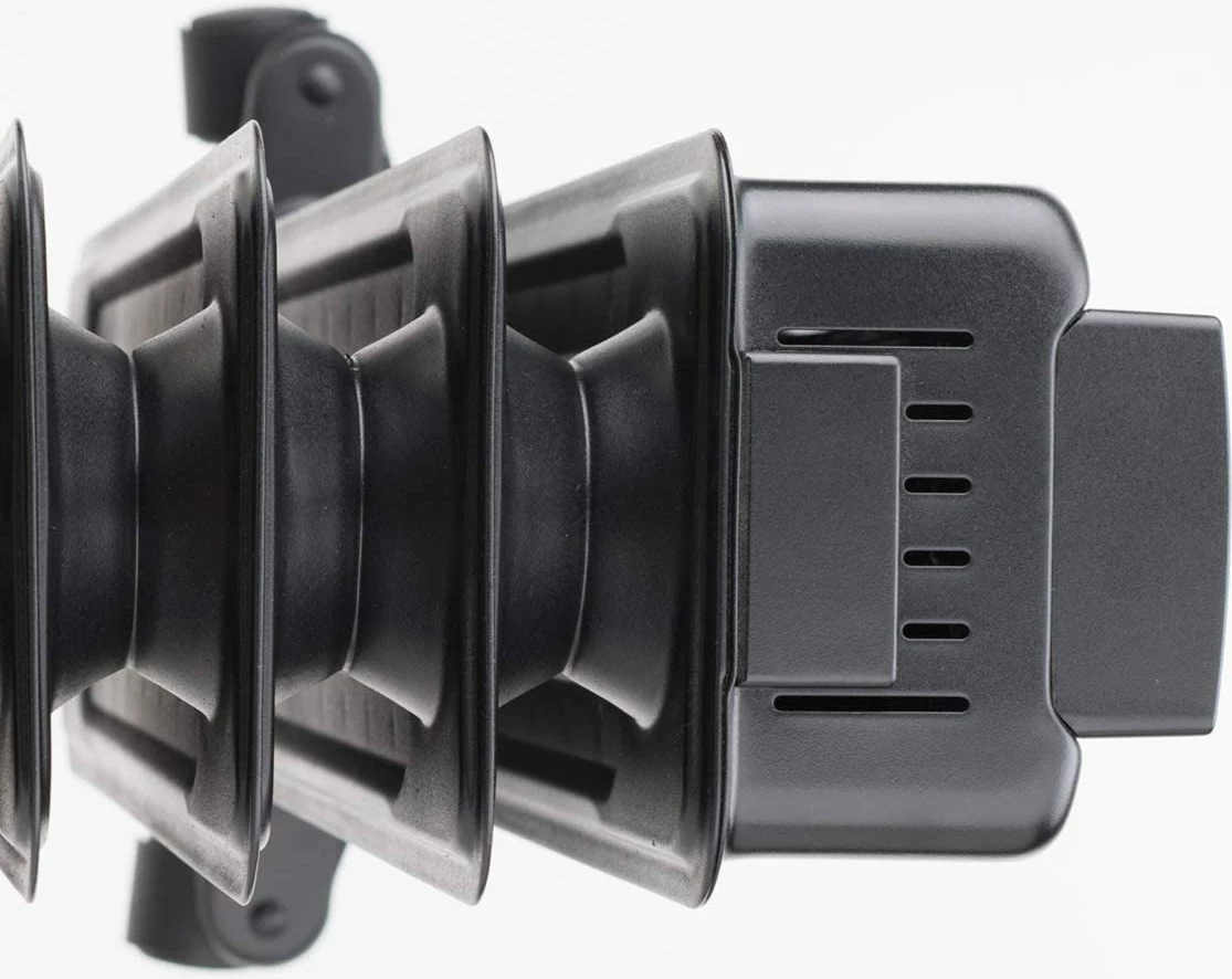 Radiator elektrik me vaj Black&Decker BXRA2000E 2000W, termostat i rregullueshëm, 11 elemente, i zi