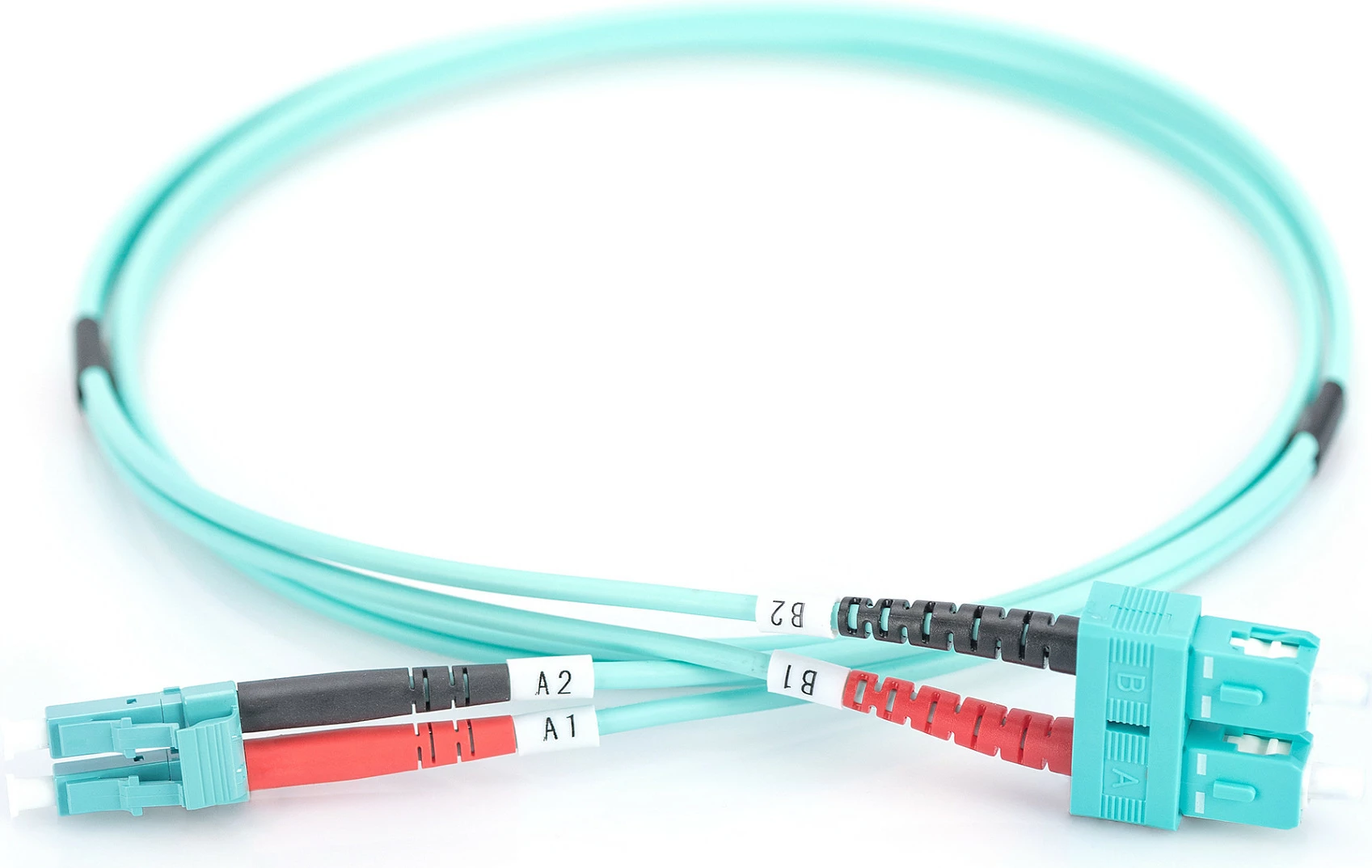 Kabllo optik Digitus Patchkabel LC në SC, 2m, OM3, aqua