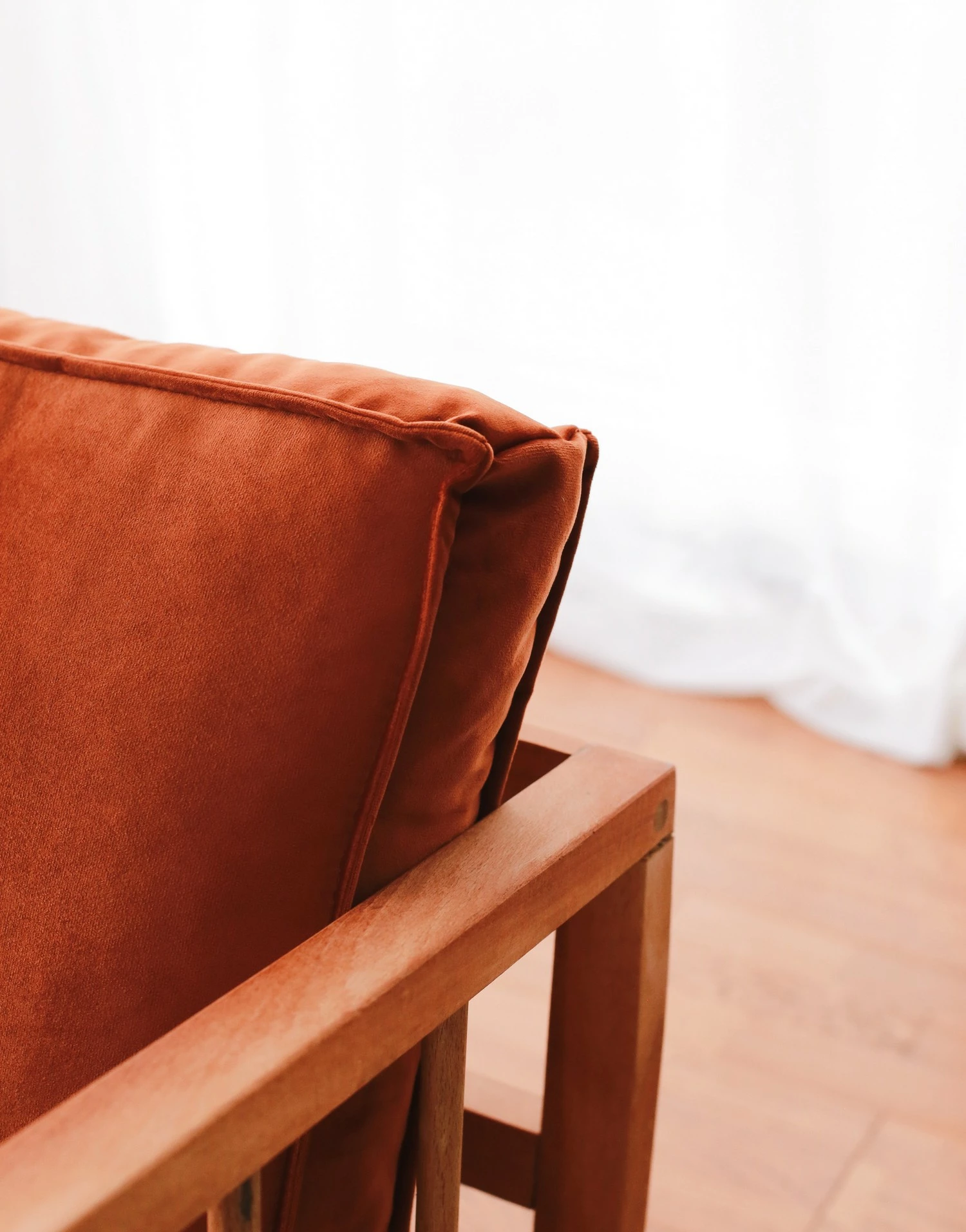 Karrige sallon me krahë, ngjyrë kanelle, Atelier del Sofa, sallanan