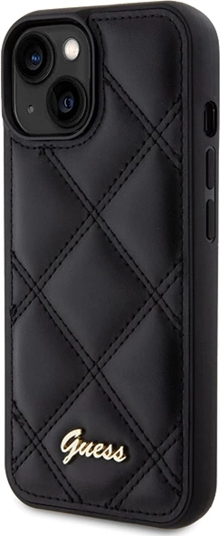 Mbështjellës Guess Quilted Metal Logo për iPhone 15, i zi