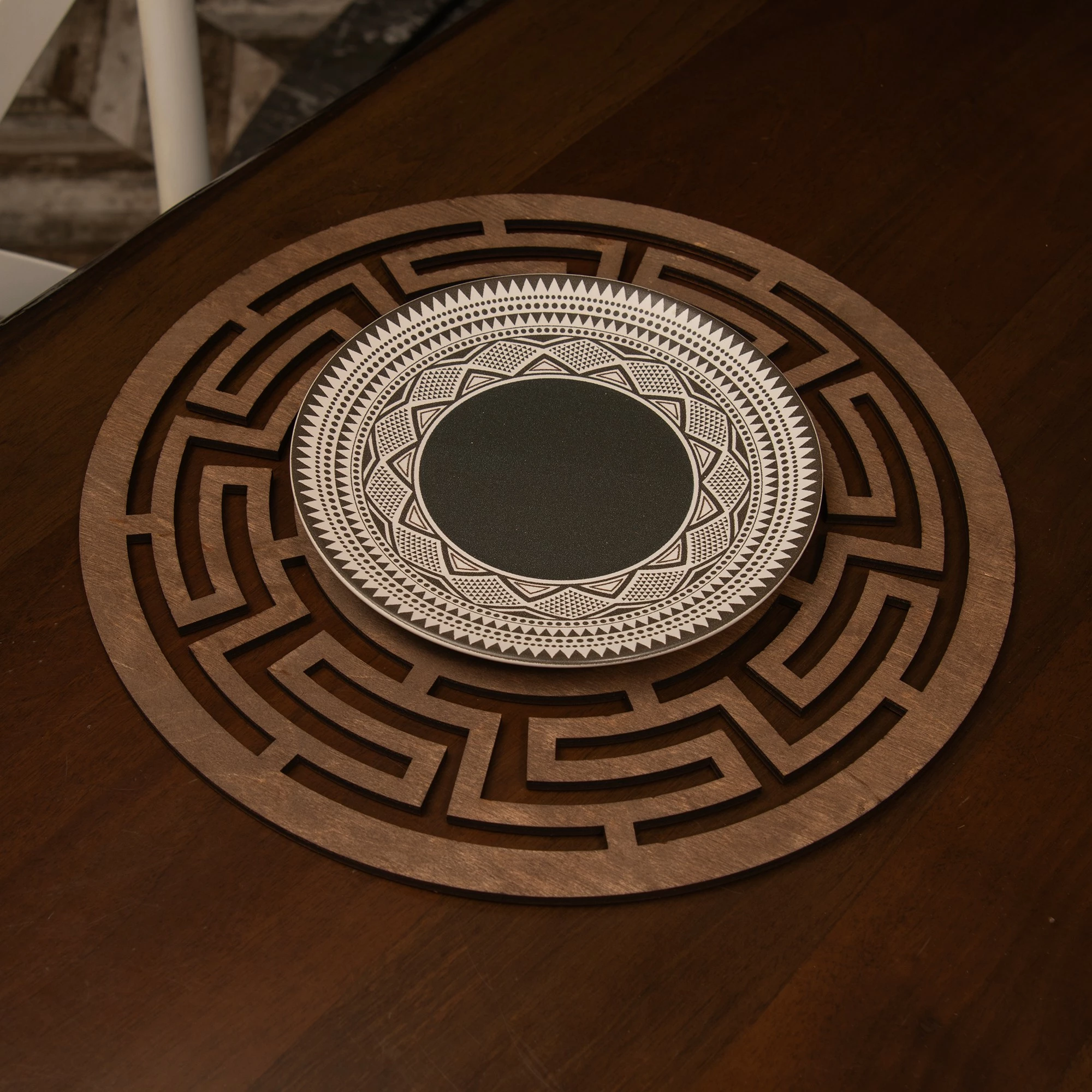 Set nënshtruesish tavoline prej druri, Labirint, ngjyrë wenge, 4 copë