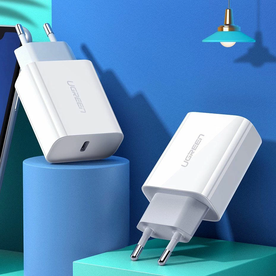 Karikues Ugreen CD137 18W 1x USB-C PD/QC 3A argjendtë/bardhë