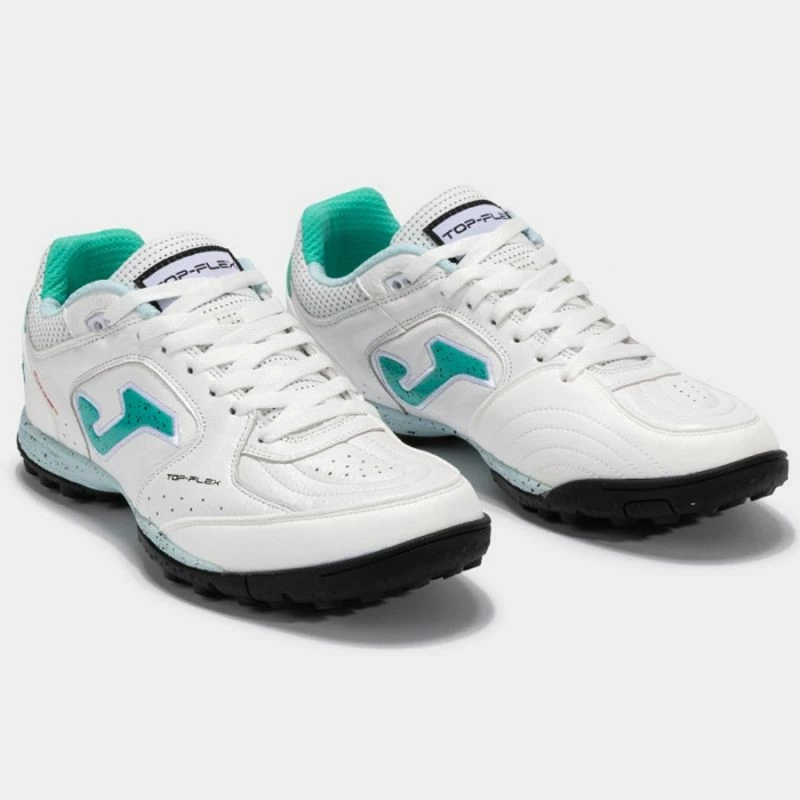 Atlete futbolli Joma, të bardha