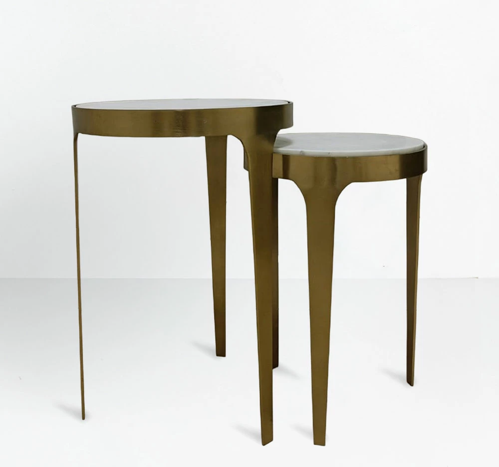 Set tavolinash anësore STICKS, 2 copë, e bardhë dhe ari, 37x37x54.5cm