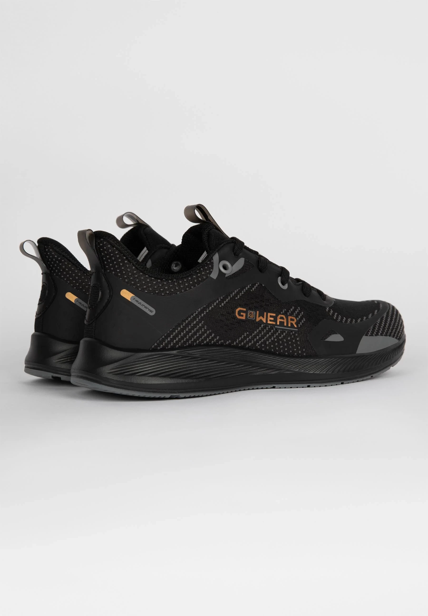 GWEAR ESSENTIAL TRAINING SHOES - BLACK [Madhësia: 42]