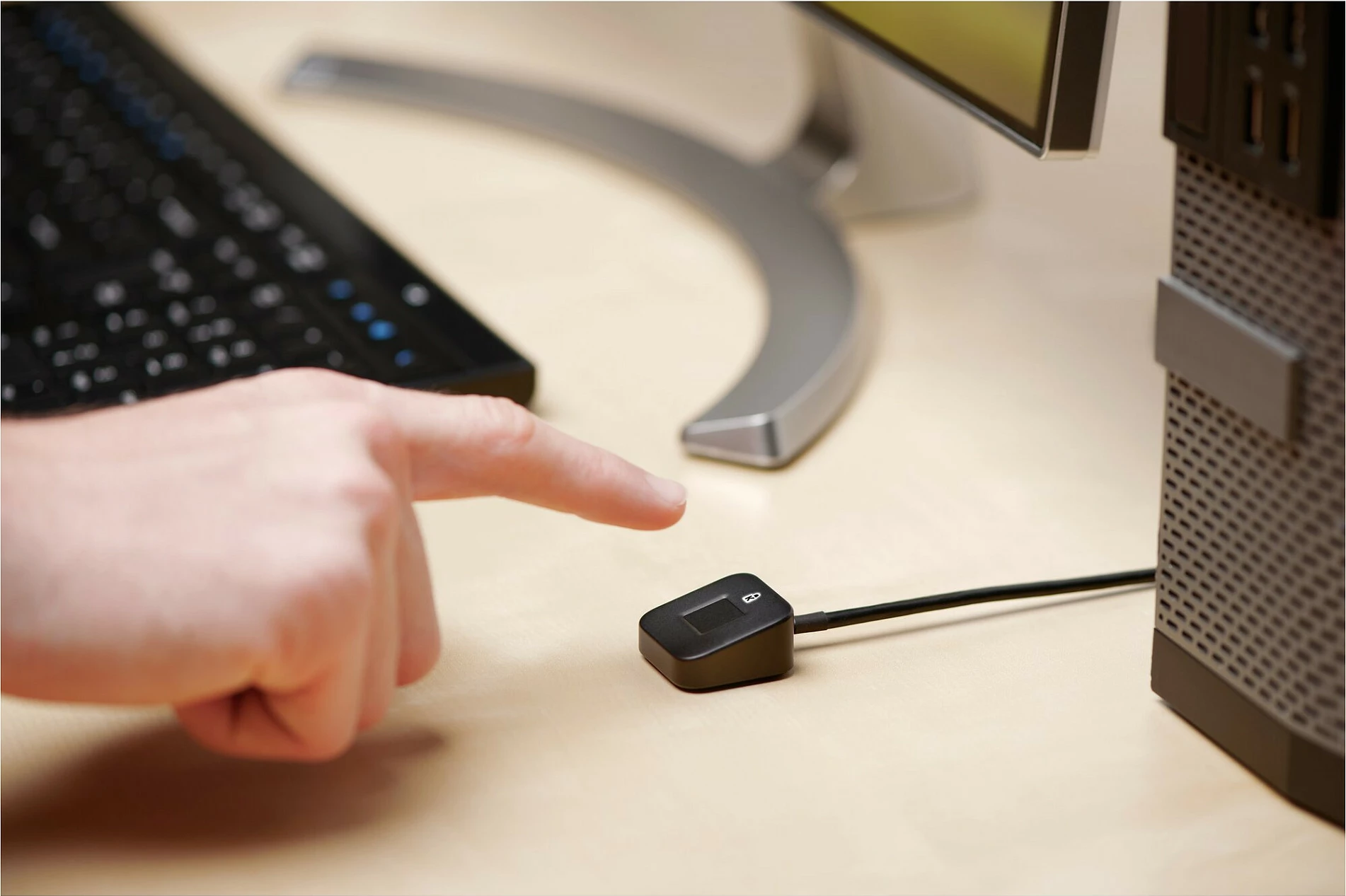 Lexues gjurmë gishti Kensington VeriMark Desktop 2.0, USB, i zi
