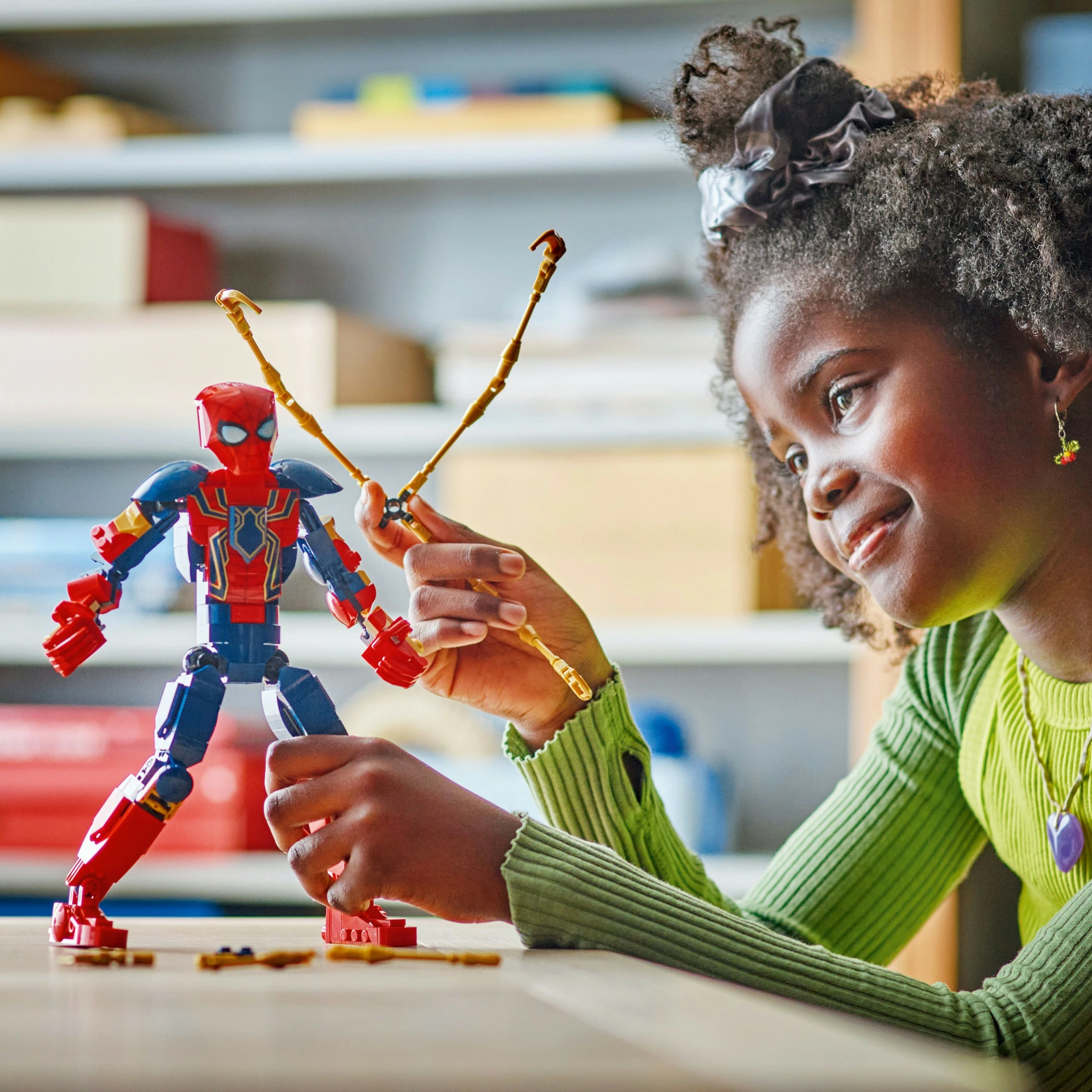 Set ndërtimi LEGO Iron Spider-Man 76298, 303 pjesë, shumëngjyrësh