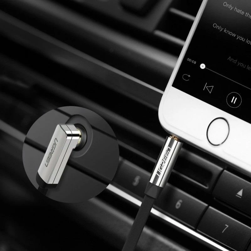 Kabllo AUX Ugreen 3.5mm Jack në 3.5mm Jack 5m, një konektor me kënd 90°, flat, black/silver