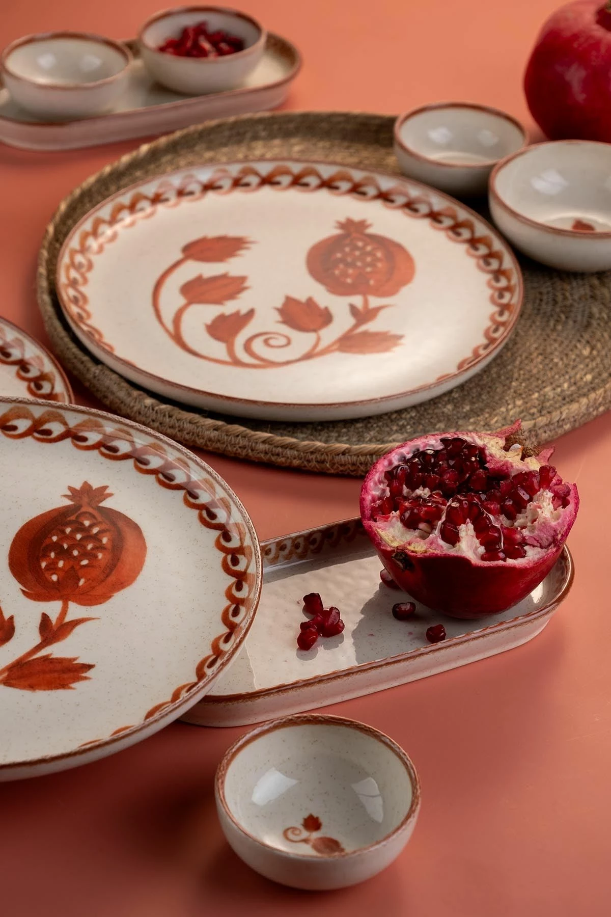 Set mëngjesi 14 pjesësh Hermia Concept, krem dhe e kuqe, NPMOD14KH880799