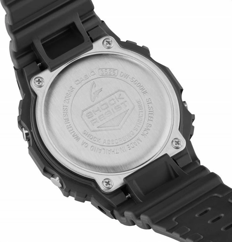 Orë dore Casio G-SHOCK DW-5600UE-1ER digjitale, WR200, e zezë, me kuti