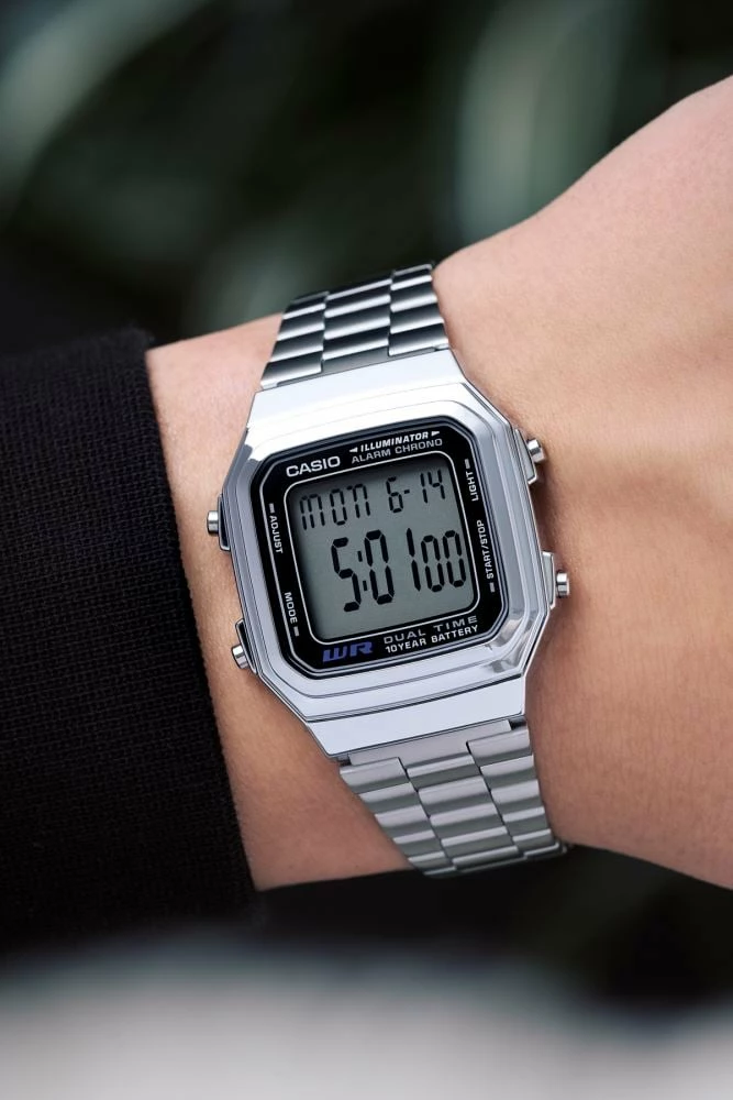 Orë dore Casio A178WA-1A, e argjendtë