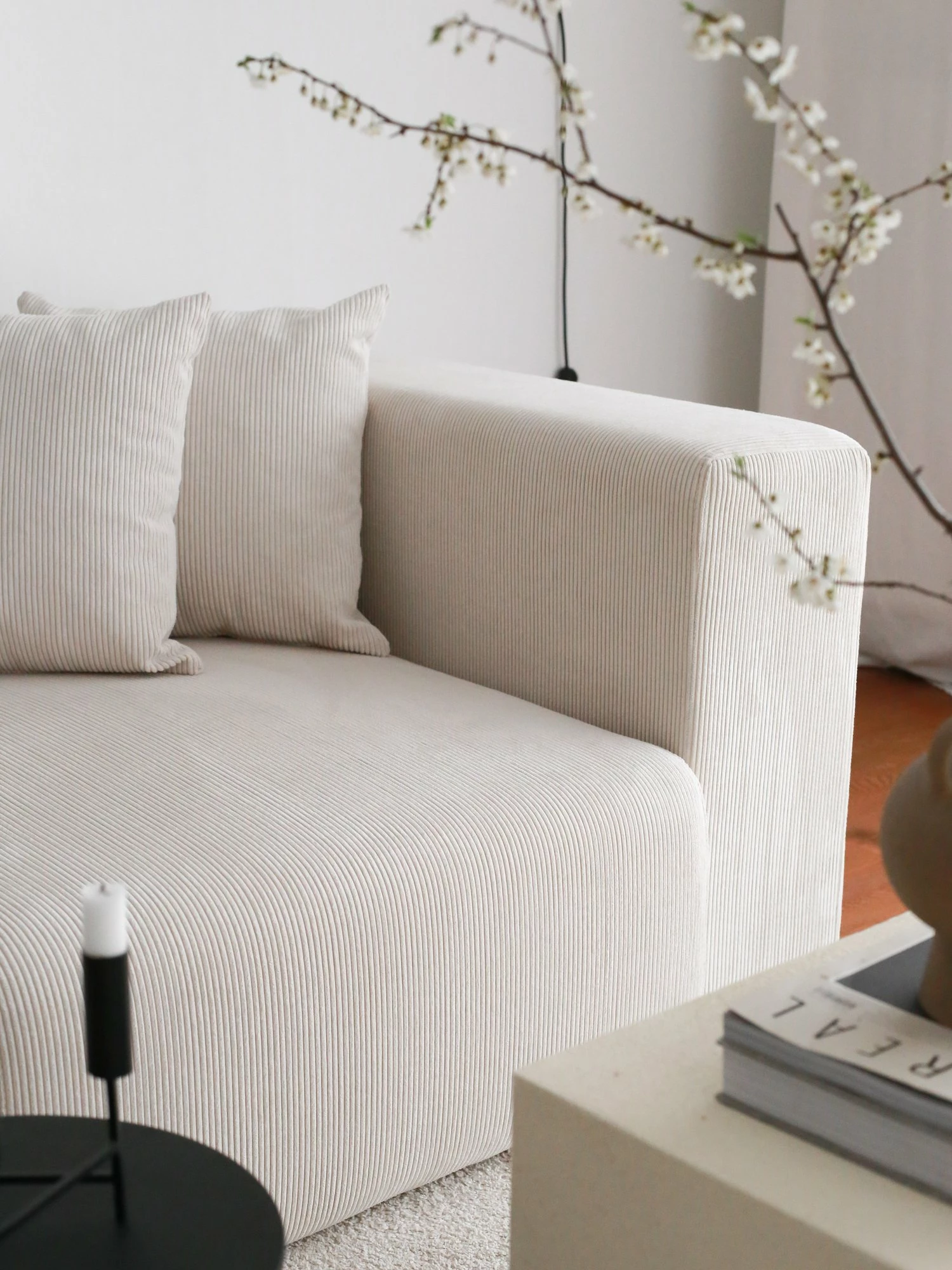 Divan treshe Atelier del Sofa, Yolo, i bardhë