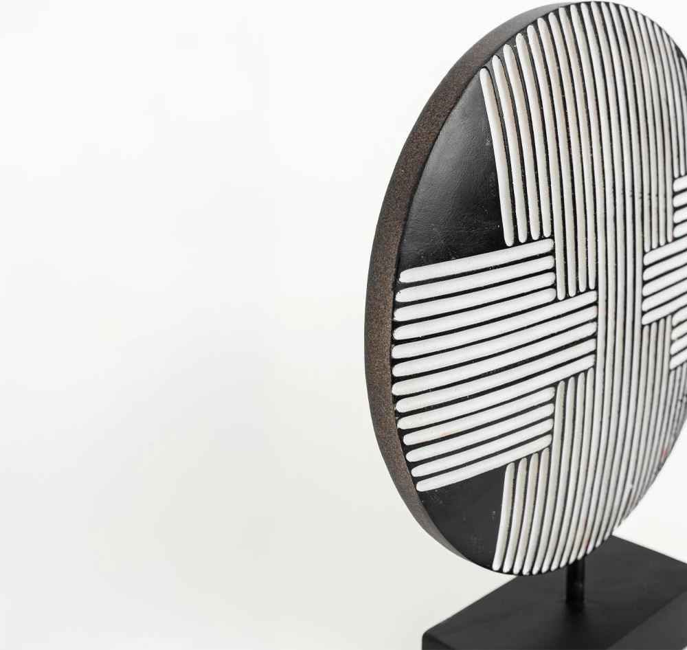 Dekor Totem Rander, polirezine, zi-bardhë, 25x7x30cm