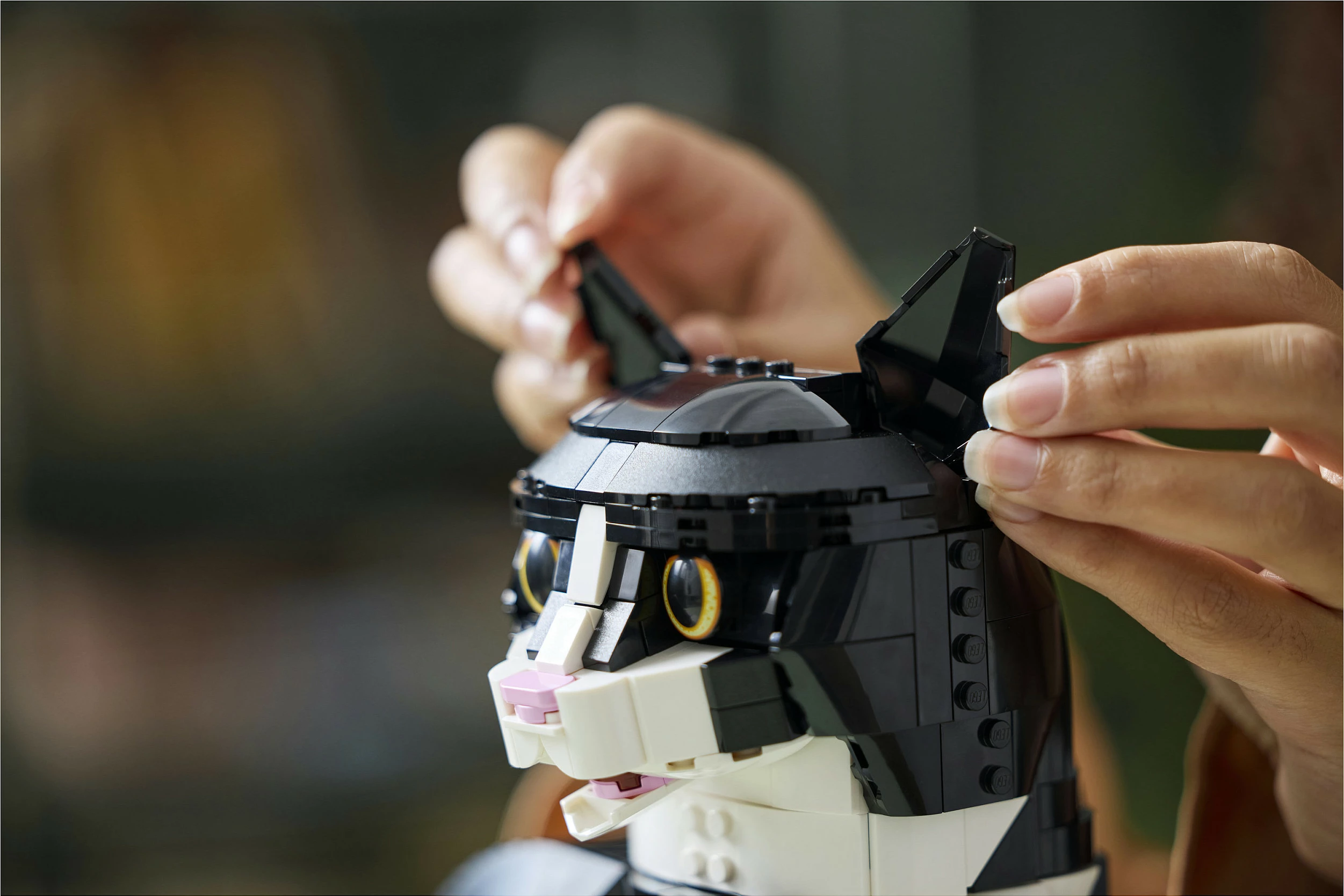 Set ndërtimi LEGO Ideas Tuxedo Cat 21349, 1710 pjesë, 18+, zi/bardhë