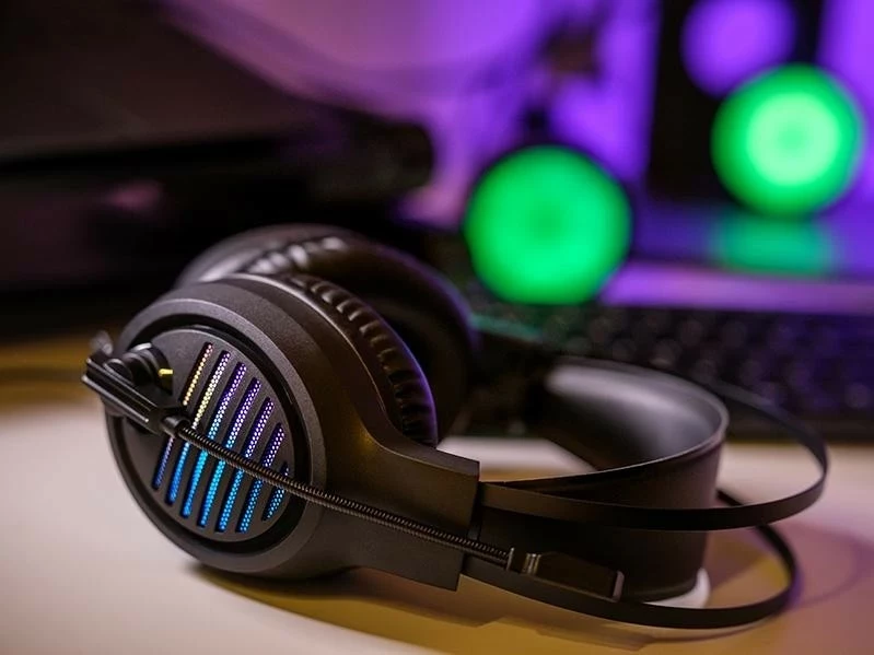 Kufje Tracer GameZone GZ VPRO, me mikrofon, USB-C/USB-A, të zeza