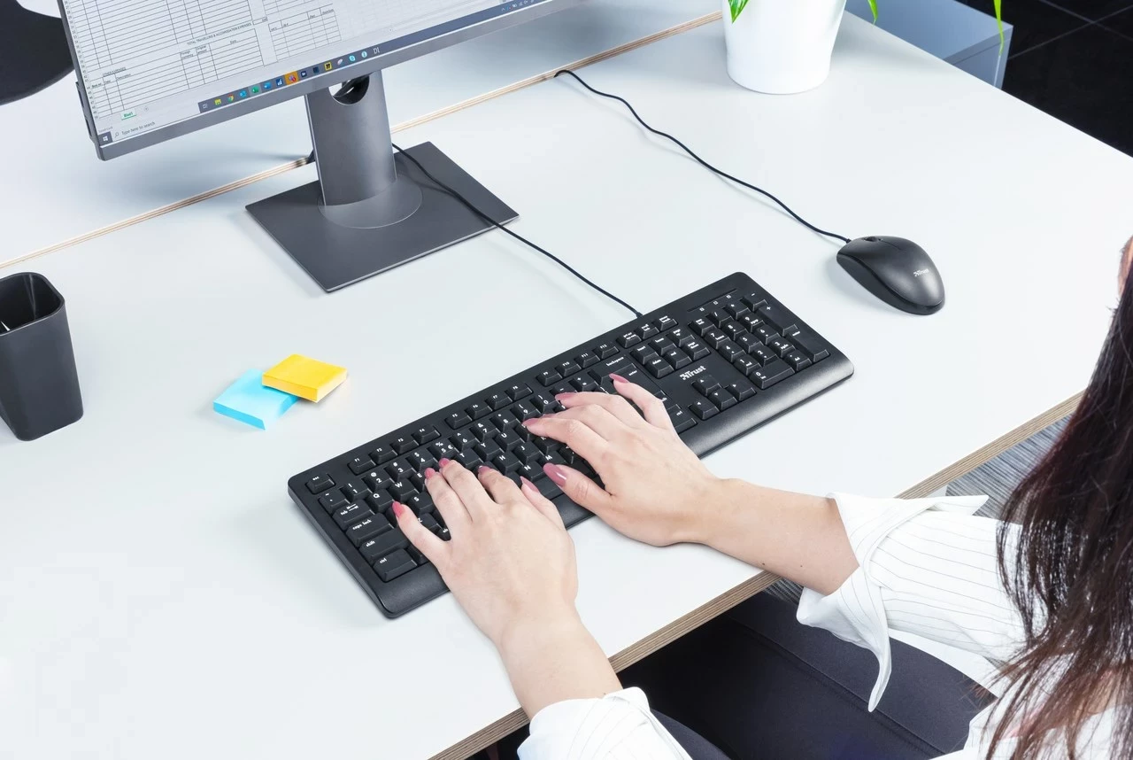 Tastaturë Trust TK-150 USB QWERTY, E zezë