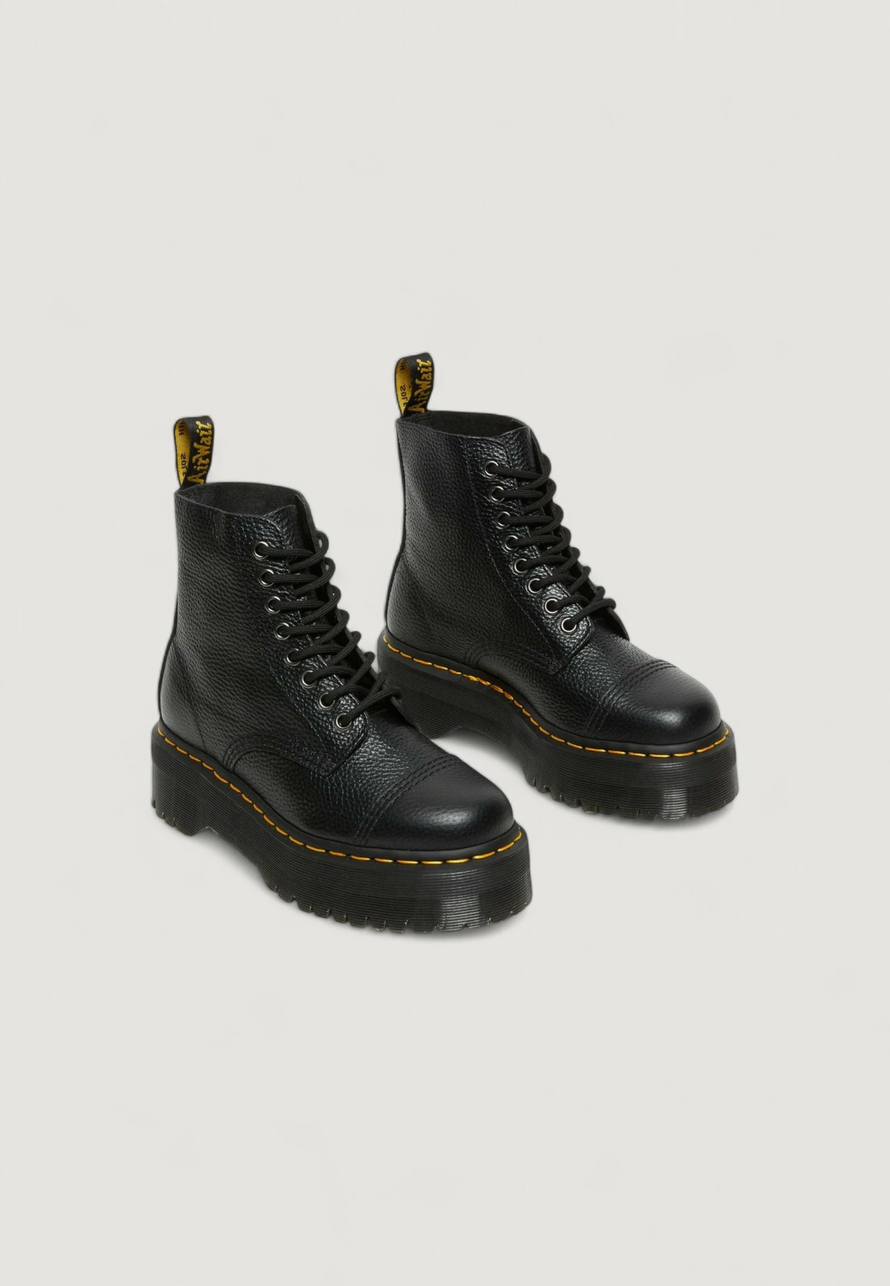 Çizme të shkurta për femra Dr. Martens Sinclair Milled Nappa 22564001, të zeza [Madhësia: 37]