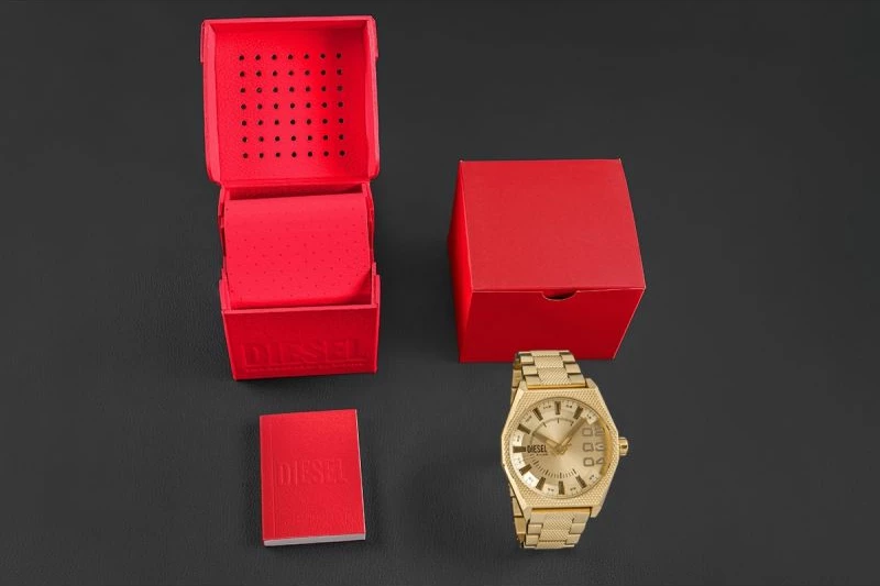 Orë dore për meshkuj DIESEL, të arta