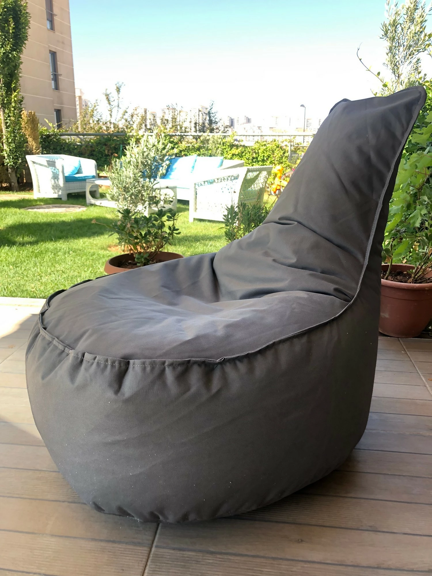 Qese ulëse gri, Atelier del Sofa, Aktif