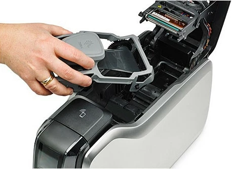 Printer për karta plastike Zebra ZC300, duplex, ngjyra, CR-80, Ethernet/USB, 300 DPI, zi/argjendtë