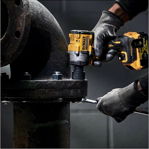 Çelës impulsiv DeWALT DCF922NT-XJ, 18V, 1/2", 406 Nm, brushless, verdhë/zi