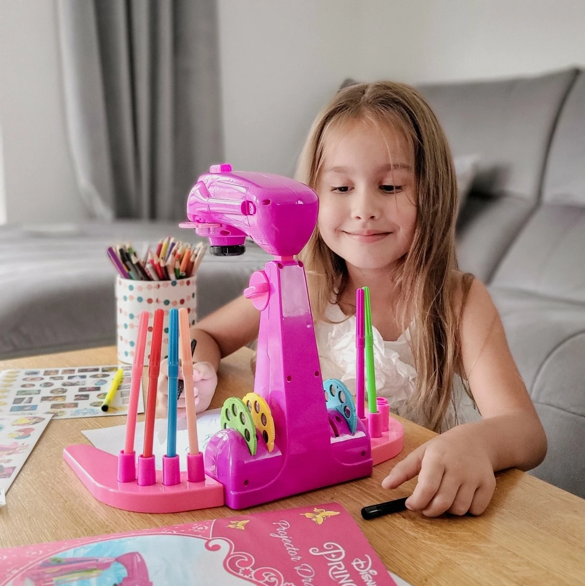 Projektor vizatimi, Lisciani Disney Princess 304-92956, LED, 32 imazhe + 8 markera, rozë, set