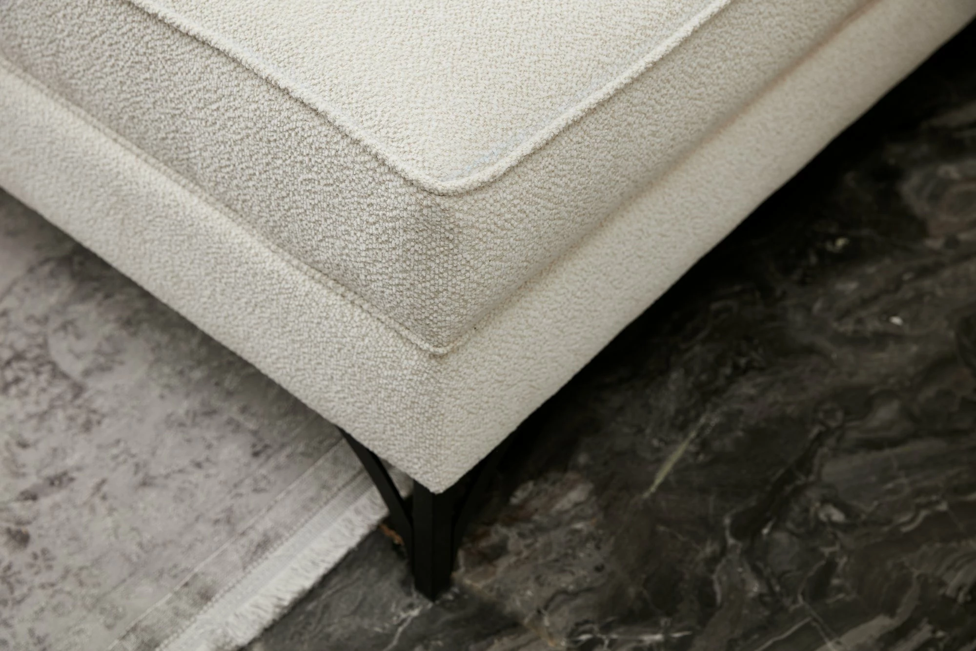Këndare Atelier del Sofa, Berlin, e djathtë, krem dhe ari